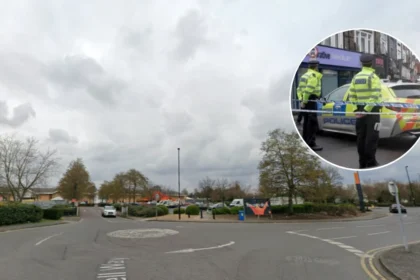 Murder Arrests After Man Stabbed at Croydon Retail Park 2026