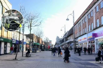 Bexleyheath Broadway Police Van Crash: 5 Hospitalised 2026