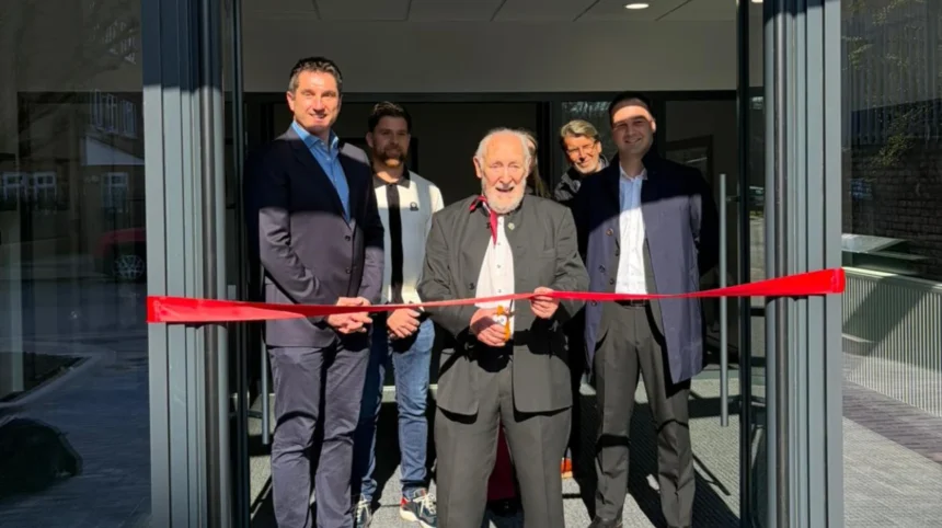 NEW SPORTS HALL FOR BATTERSEA SCHOOL OFFICIALLY OPENED