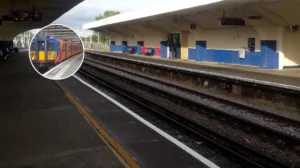 SWR Chessington South to Waterloo Disrupted by Malden Manor Fault South London 2026