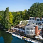 Best Cafes and Work-Friendly Spots in Bromley for Digital Nomads and Tourists