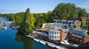 Best Cafes and Work-Friendly Spots in Bromley for Digital Nomads and Tourists