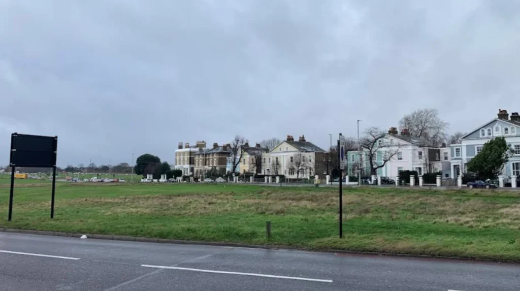 What are the best hidden parks and gardens in Lewisham to visit?