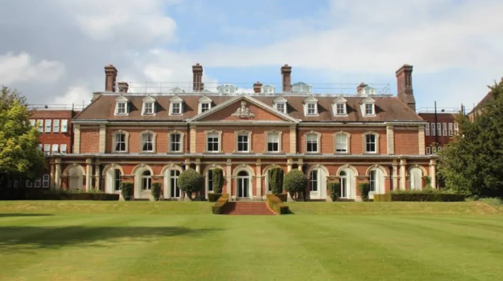 Why should tourists care about Bromley’s historic places?