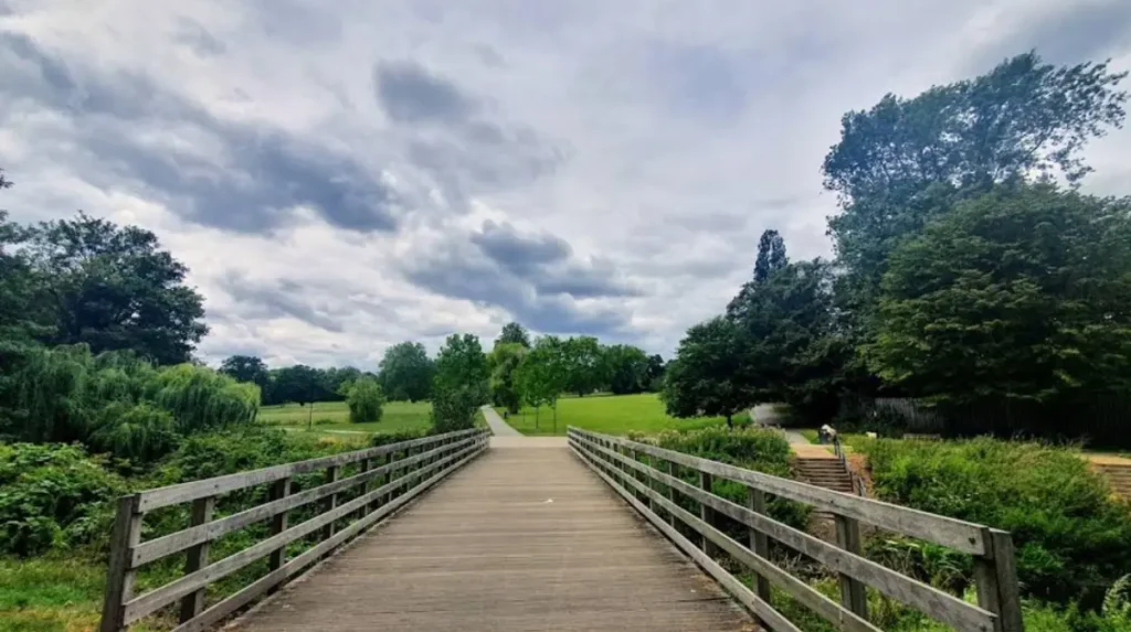 How easy is it to walk around Lewisham as a tourist?