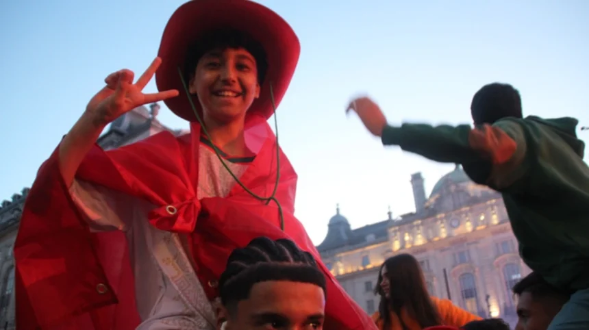 Morocco fans take to the streets of London to celebrate a huge 3-0 victory against Canada.