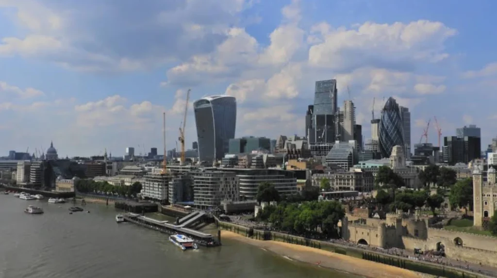 What Transport Links Connect Lambeth to Central London and Beyond?