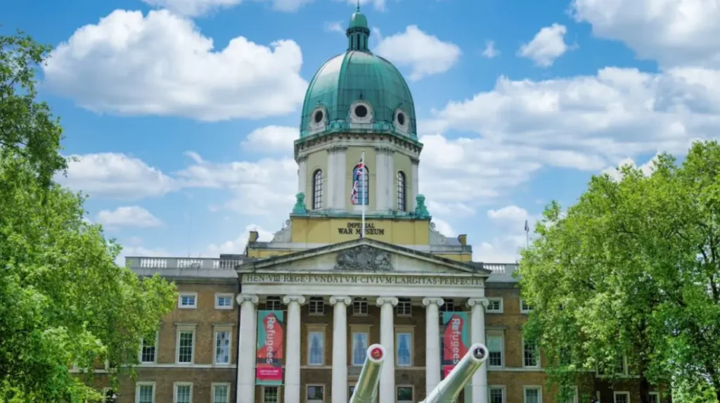 What cultural attractions define Lambeth identity?