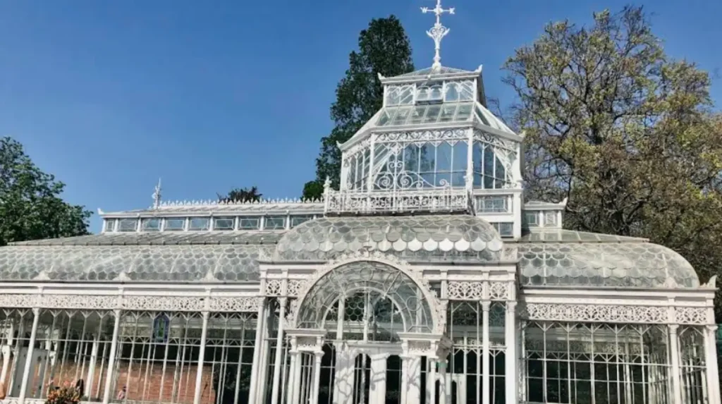 What indoor attractions in Lewisham are best for tourists?