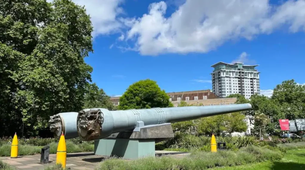 What practical information do visitors need for planning a Lambeth cultural trip?