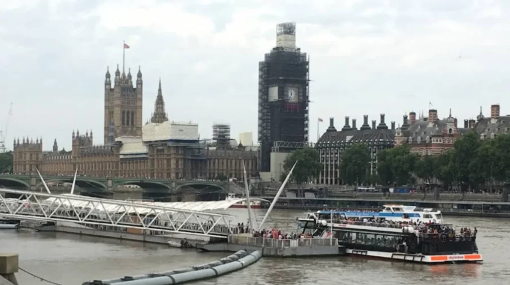 What seasonal considerations affect your Lambeth itinerary?