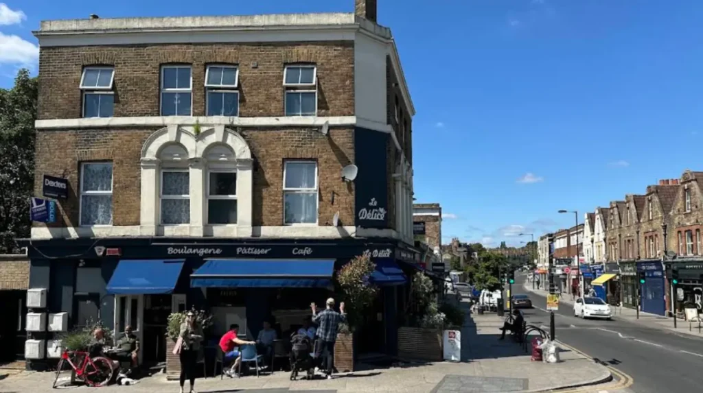 What work-friendly creative hubs and cafes are suitable for digital nomads?