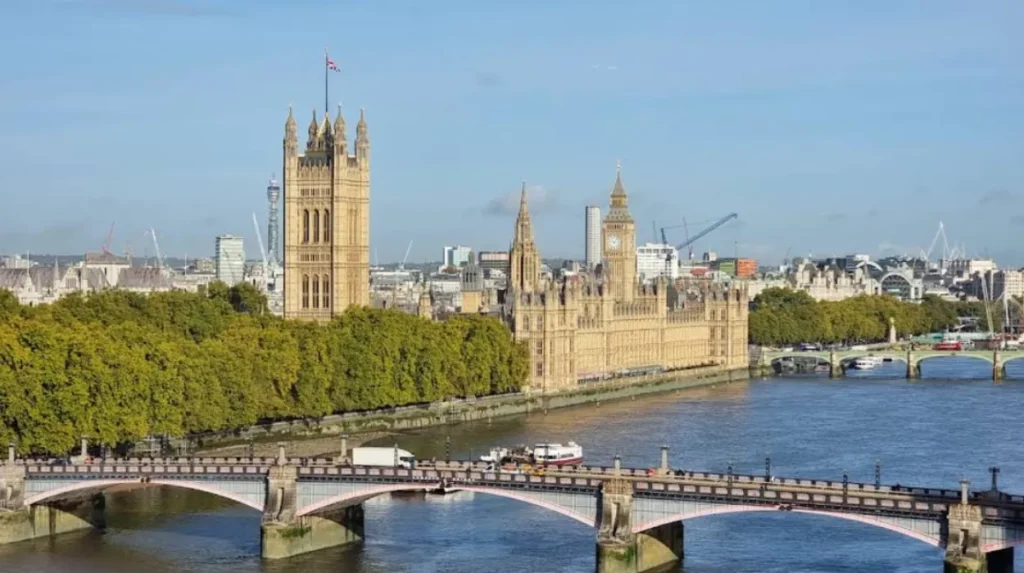 Where are the primary cultural landmarks located in North Lambeth?