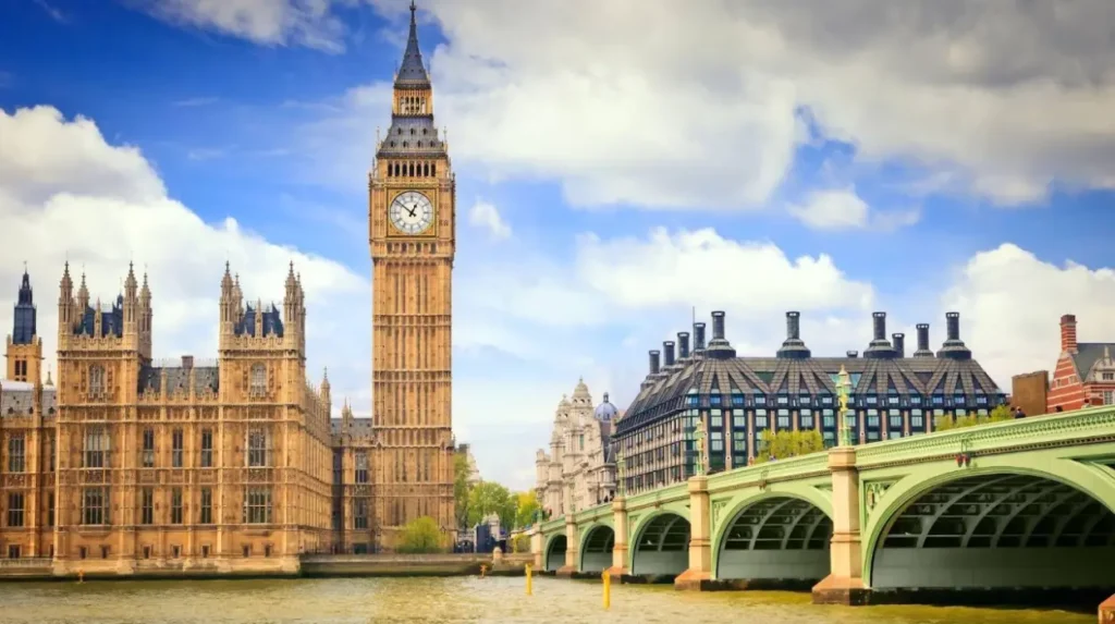 Where can visitors find authentic dining experiences across Lambeth?