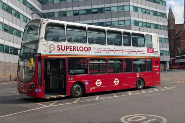 SL7 Superloop Express Bus vs Train: Suburban Travel in Cheam 2026