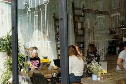 Where Digital Nomads Can Work Comfortably in Lambeth: Cafés, Co‑Working, Libraries