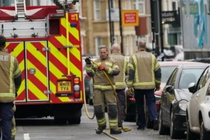 Sixty Firefighters Tackle Major Derelict House Blaze in Croydon 2026