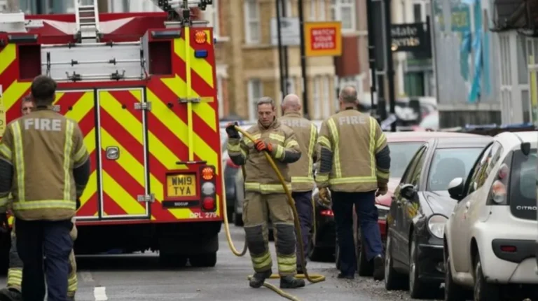 Sixty Firefighters Tackle Major Derelict House Blaze in Croydon 2026