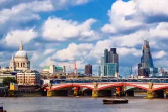 Waterloo Bridge Faces Closure Over Structural Cracks Central London 2026
