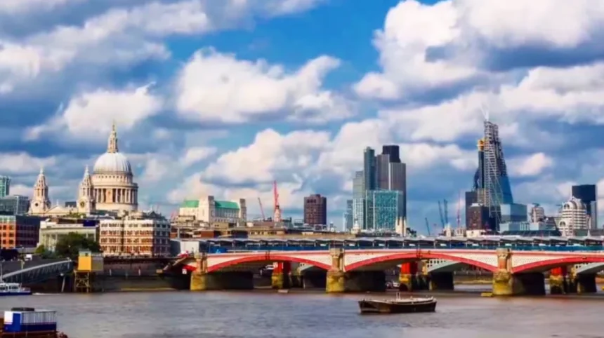 Waterloo Bridge Faces Closure Over Structural Cracks Central London 2026