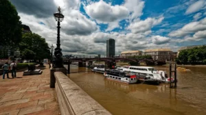 Where to Watch River Thames Traffic in Lambeth