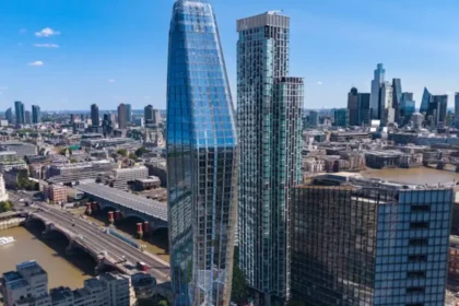 London Fire Brigade Rescues Window Cleaners From Skyscraper, Southwark 2026