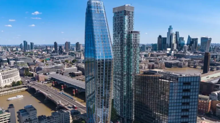 London Fire Brigade Rescues Window Cleaners From Skyscraper, Southwark 2026
