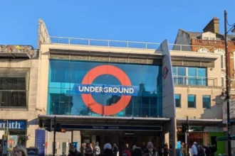 Man Arrested After Stabbing at Tube Station in South London 2026
