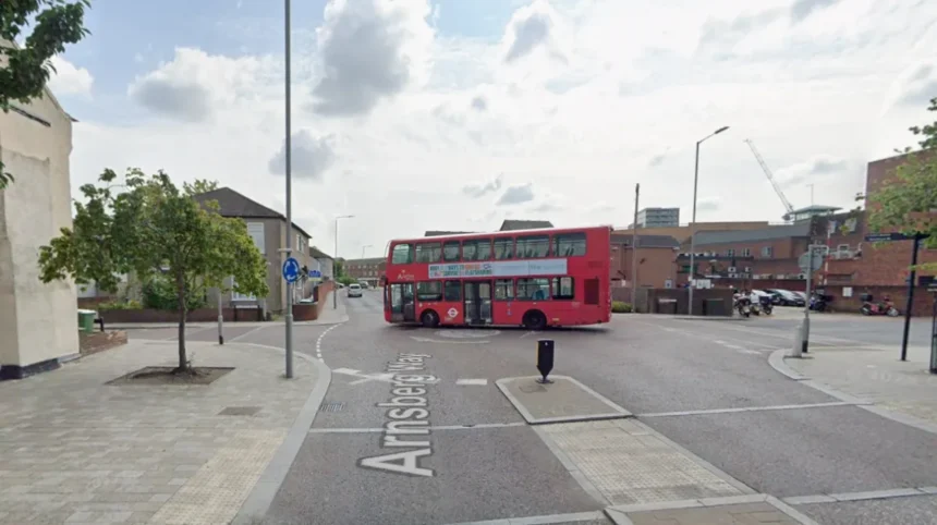 Police Cordon Off Bexleyheath Bus Stand After Crash Bexleyheath 2026