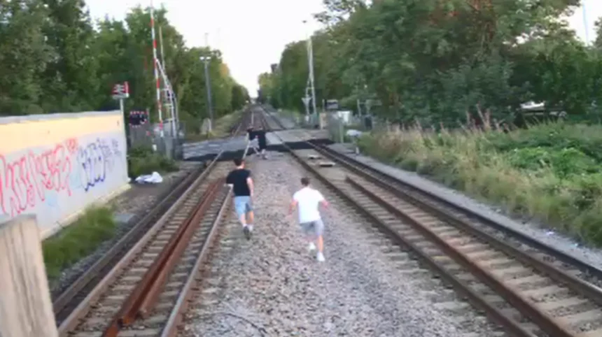 SWR Delays Railway Trespass Incidents Cause Major Disruption, London 202526